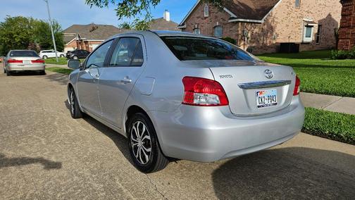 Silver 2009 Toyota Yaris Base