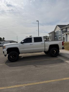 White 2015 GMC Sierra 1500 Denali