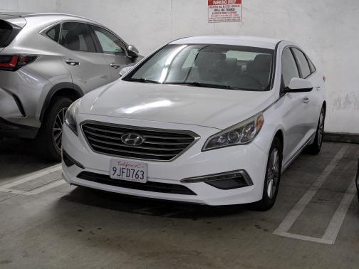 White 2015 Hyundai SONATA SE