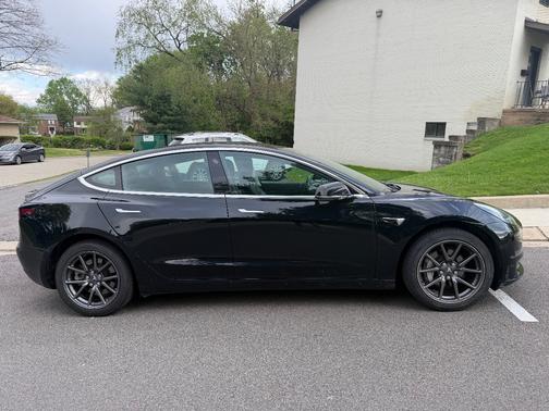 Black 2019 Tesla Model 3 Standard Range