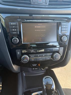 Silver 2018 Nissan Rogue SV