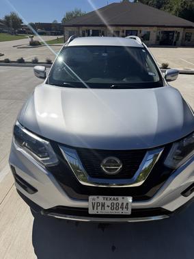 Silver 2018 Nissan Rogue SV