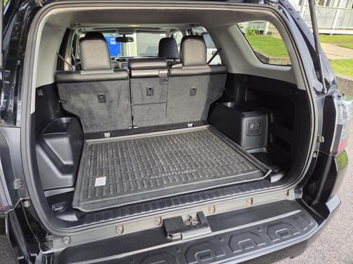 Black 2016 Toyota 4Runner SR5 Premium