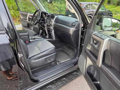 Black 2016 Toyota 4Runner SR5 Premium