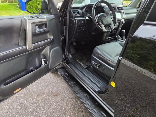 Black 2016 Toyota 4Runner SR5 Premium