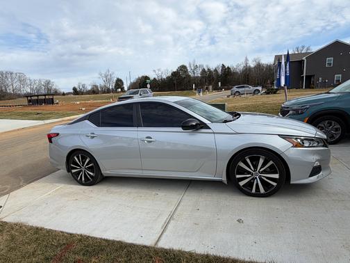 2021 Nissan Altima 2.5 SR