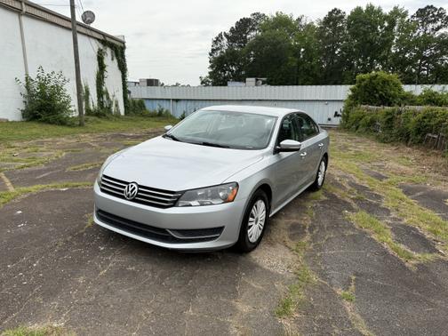 2015 Volkswagen Passat 1.8T Auto S