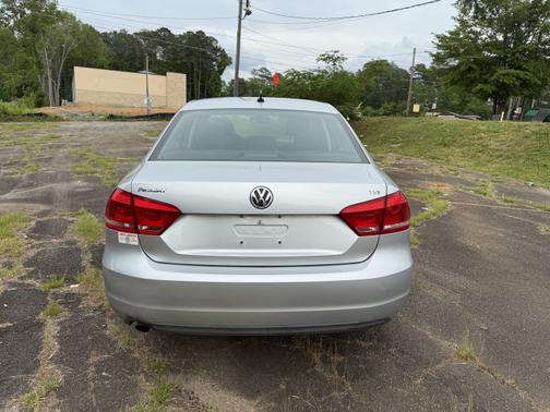 2015 Volkswagen Passat 1.8T Auto S