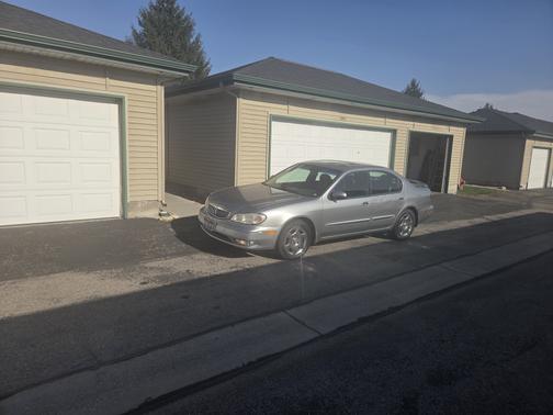 Silver 2000 INFINITI I30 Touring