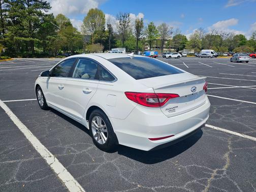 2016 Hyundai SONATA SE