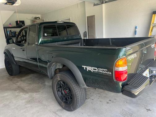 Green 2003 Toyota Tacoma PreRunner