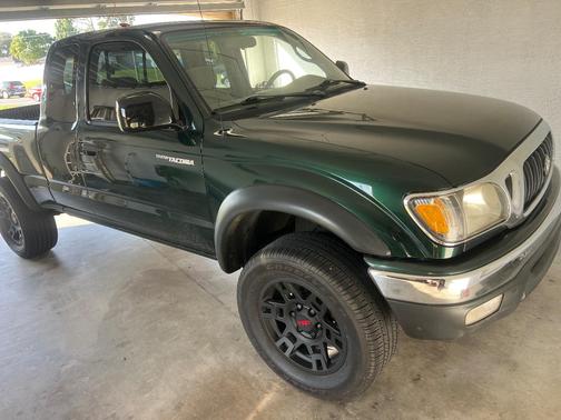Green 2003 Toyota Tacoma PreRunner