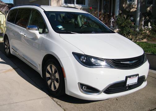2018 Chrysler Pacifica Hybrid Limited