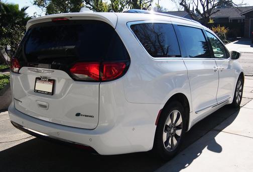 2018 Chrysler Pacifica Hybrid Limited