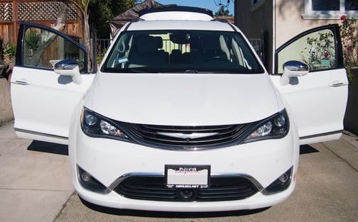 2018 Chrysler Pacifica Hybrid Limited