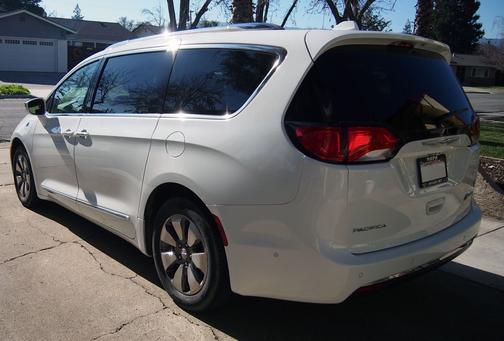 2018 Chrysler Pacifica Hybrid Limited