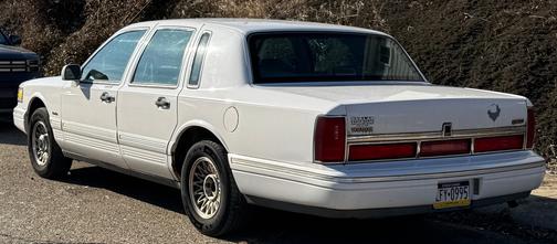 1997 Lincoln Town Car Executive