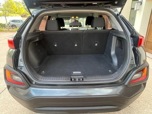 Gray 2018 Hyundai KONA SE