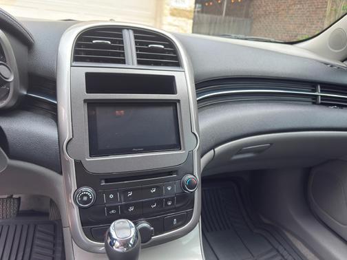 White 2014 Chevrolet Malibu 1LS