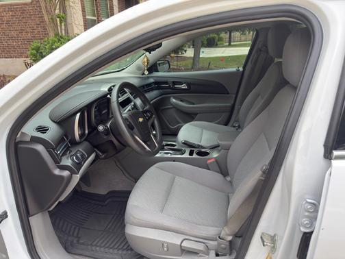 White 2014 Chevrolet Malibu 1LS