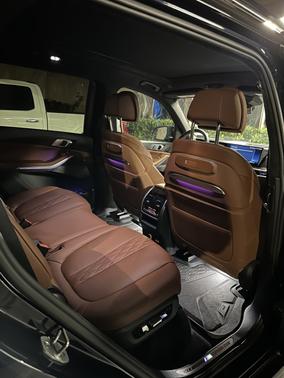 Black 2025 BMW X7 M60i