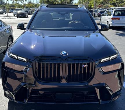 Black 2025 BMW X7 M60i