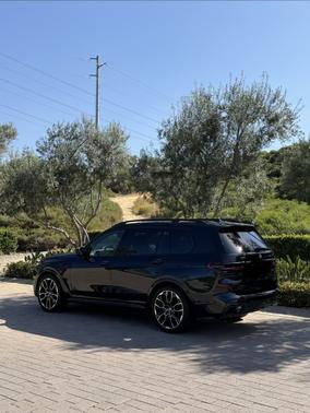 Black 2025 BMW X7 M60i