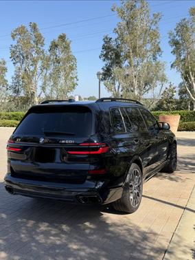 Black 2025 BMW X7 M60i