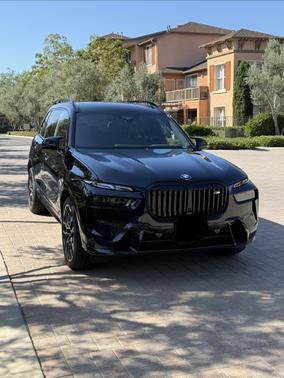 Black 2025 BMW X7 M60i