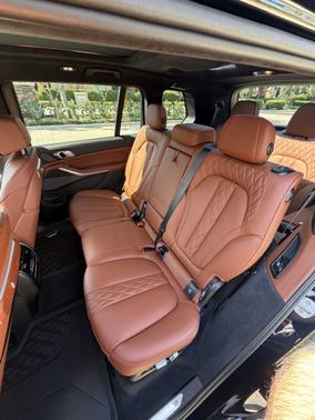 Black 2025 BMW X7 M60i