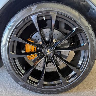 2019 Lamborghini Urus Base