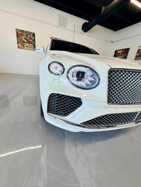 White 2021 Bentley Bentayga Hybrid AWD