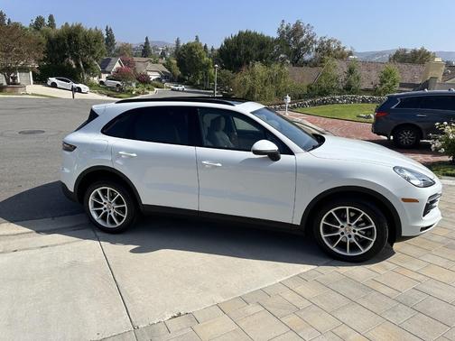 White 2020 Porsche Cayenne Cayenne