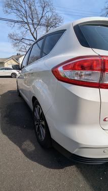 White 2017 Ford C-Max Energi Titanium