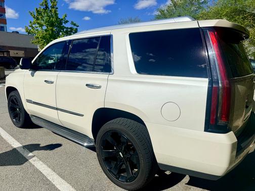White 2015 Cadillac Escalade Premium