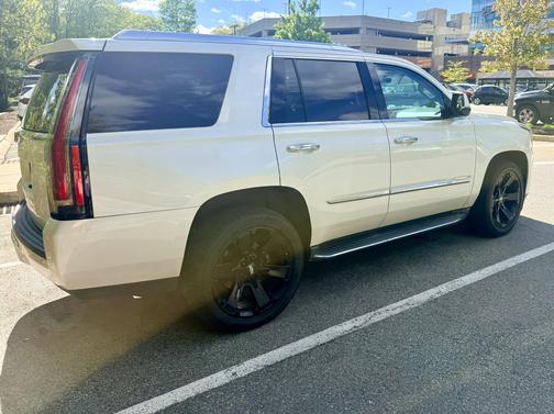 White 2015 Cadillac Escalade Premium