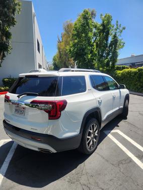 White 2020 GMC Acadia SLE