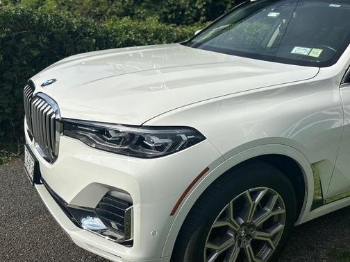 White 2021 BMW X7 xDrive40i