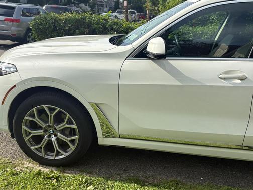 White 2021 BMW X7 xDrive40i