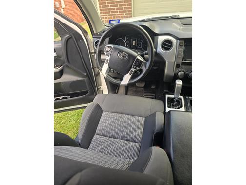 2018 Toyota Tundra SR5