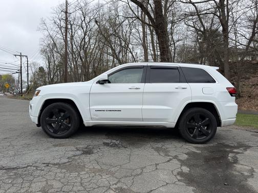 White 2015 Jeep Grand Cherokee Altitude