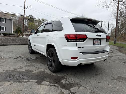 White 2015 Jeep Grand Cherokee Altitude