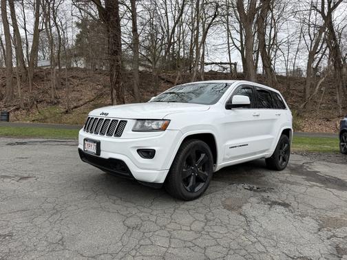 White 2015 Jeep Grand Cherokee Altitude