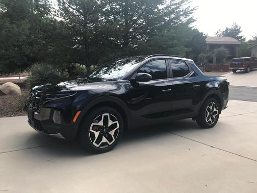 Black 2024 Hyundai SANTA CRUZ Limited