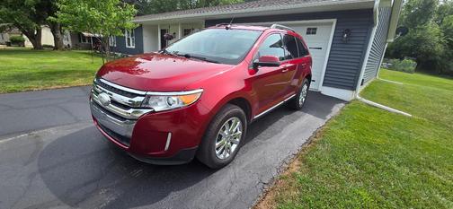 Red 2014 Ford Edge SEL