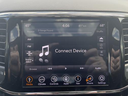 Photo 4 of 15 of 2020 Jeep Grand Cherokee Laredo