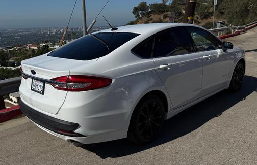 White 2017 Ford Fusion Hybrid SE