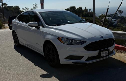 White 2017 Ford Fusion Hybrid SE