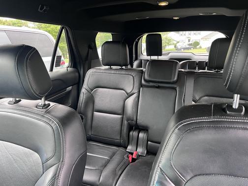 Gray 2016 Ford Explorer Limited