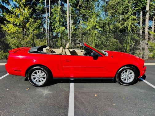 Red 2007 Ford Mustang Deluxe